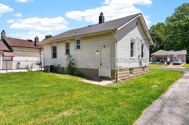 Building Photo - 2309 Gaebler Ave