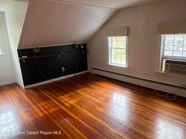 Building Photo - 654 Watson Hollow Rd