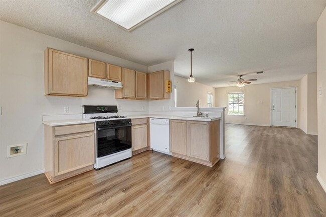 Building Photo - 2101 Parksville Way