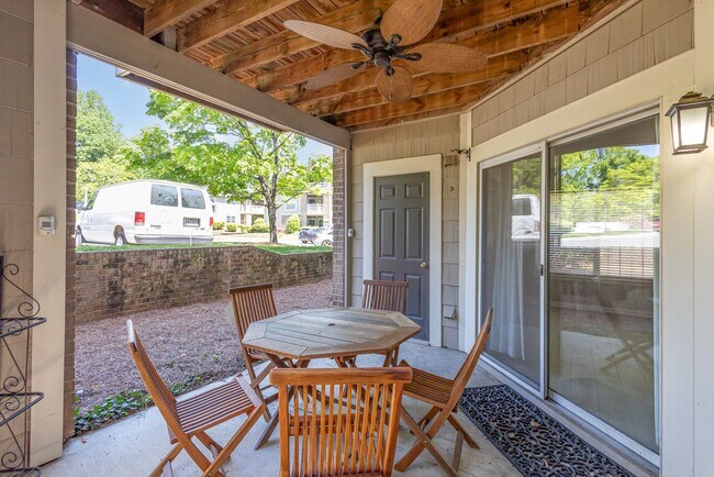 Building Photo - Delightful 2-bedroom, 2-bathroom condo