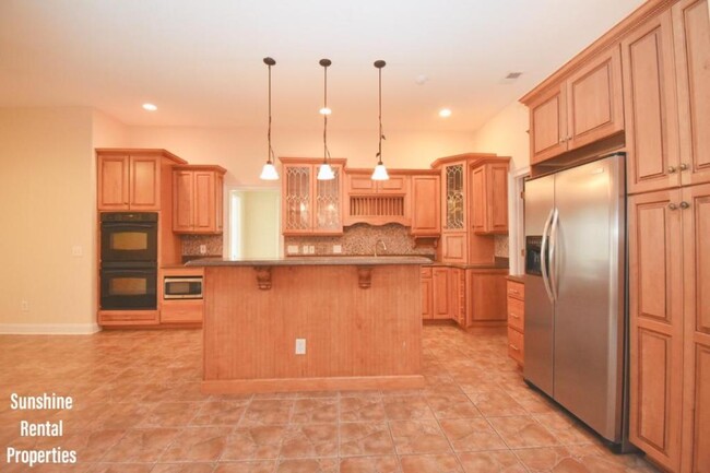Building Photo - 9173 Abingdon Dr