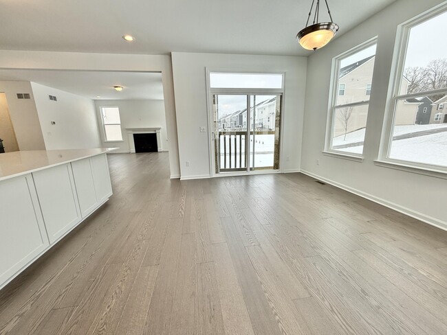 Building Photo - 6173 S Trailwoods Dr