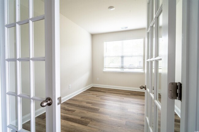 Building Photo - 816 Hibernation Wy