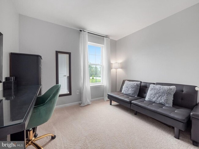 Building Photo - 131 Edgewater Ct