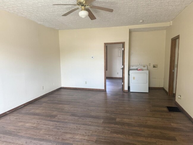 Building Photo - 91 N Buena Vista St