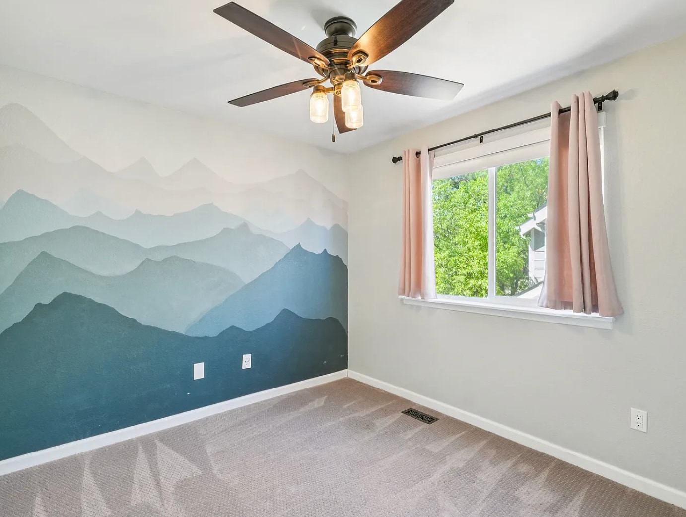 Building Photo - 8064 Meadowdale Sq