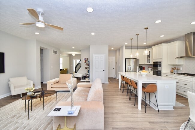 Building Photo - 7164 Glenvalley Dr