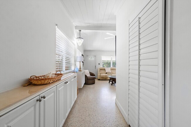 Building Photo - 321 Forsyth St