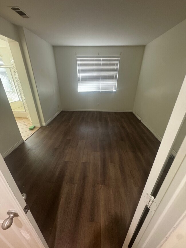 Building Photo - 39328 Bonaire Way