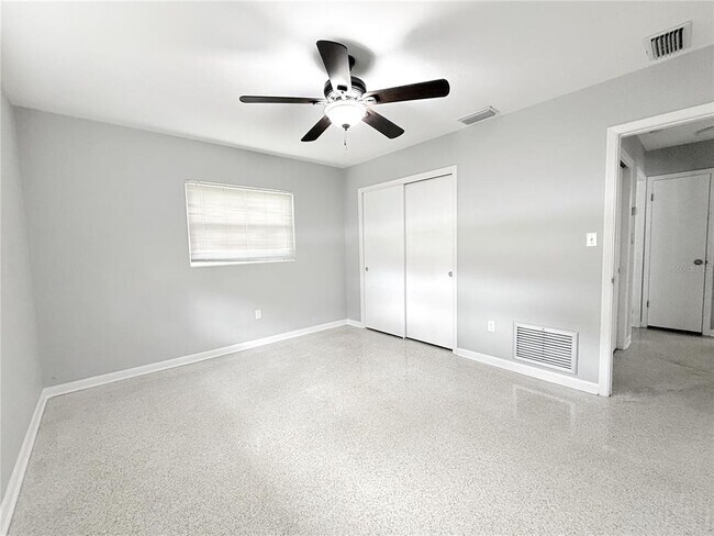 Building Photo - 1001 Brookside Dr