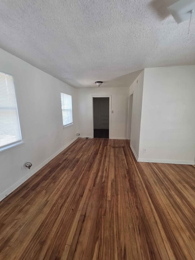 Building Photo - 2644 Canberra Ct