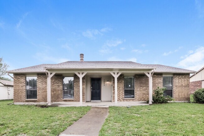 Primary Photo - 3809 Hunters Trail