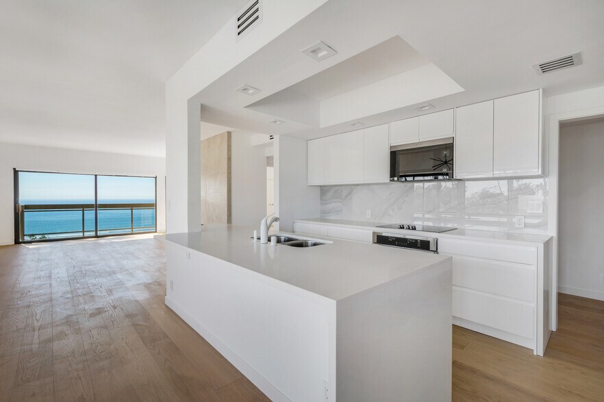 Building Photo - 801 Ocean Ave