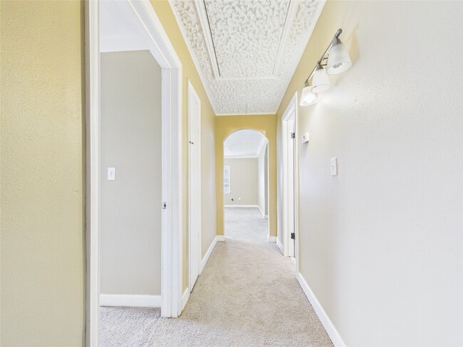 Building Photo - 1213 W Sidnor St