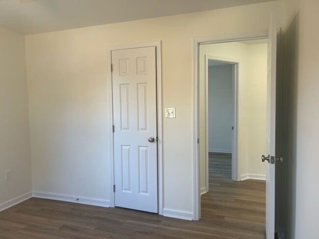 Building Photo - 1914 W Oakland-FULLY RENOVATED- 3 BEDROOM, 1 BATHROOM