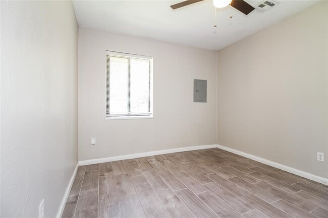 Building Photo - 1811 Westminster Pl