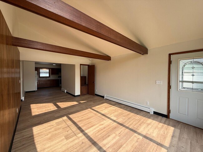 Building Photo - 207-211 Maple Street