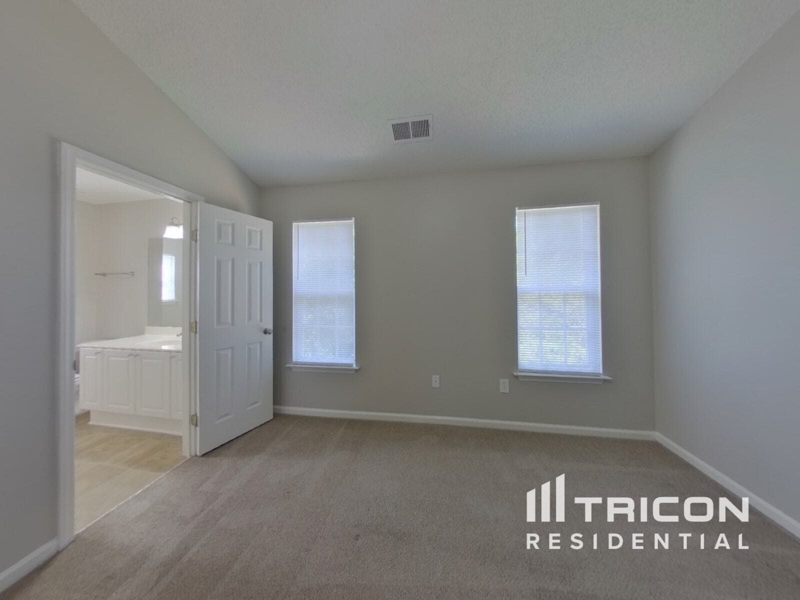 Building Photo - 2404 Ivy Run Dr