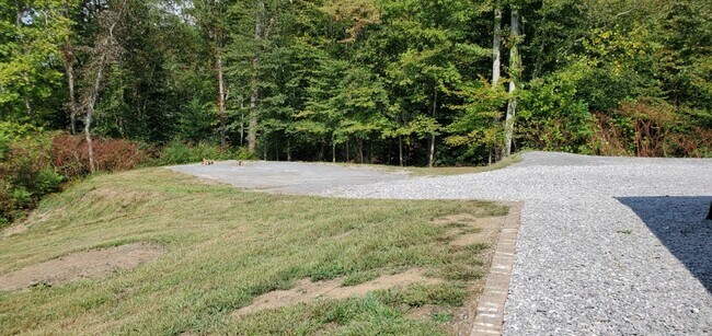 Building Photo - 302 Joel Rd