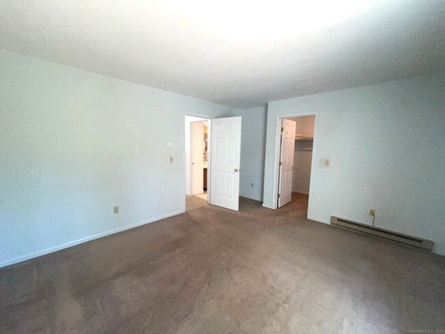 Building Photo - 307 Willow Springs