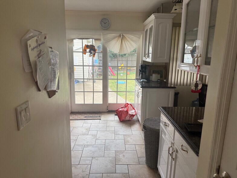 Building Photo - 284 Semton Blvd