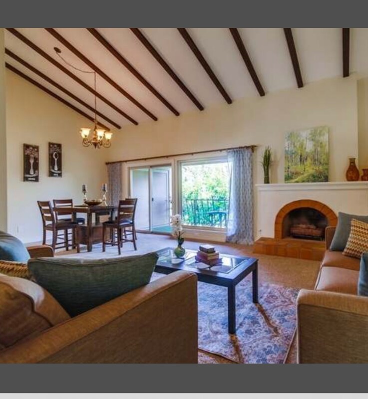 Building Photo - 12054 Caminito Campana