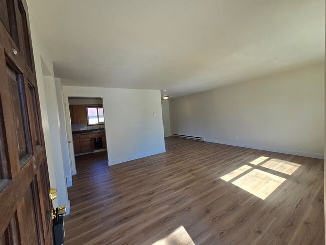 Building Photo - 10005