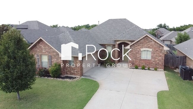 Building Photo - 3 Bedroom, 2 Bath, 2 Car Garage - SELF TOURS AVAILABLE SOON!