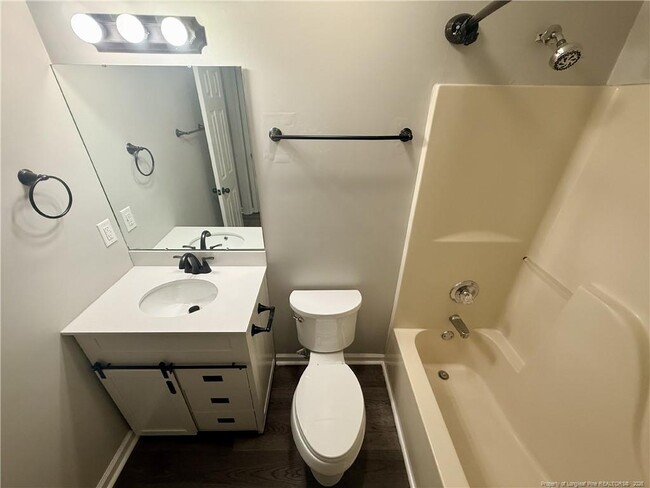 Building Photo - 632 Bromsworth Trail