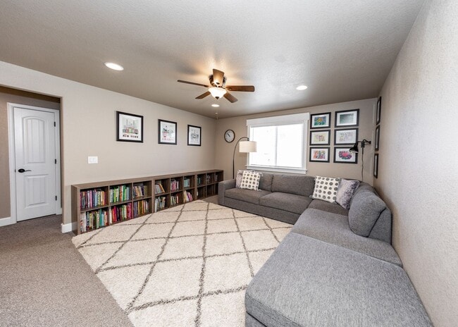 Building Photo - Beautiful, Spacious Home in Wolf Ranch in D20