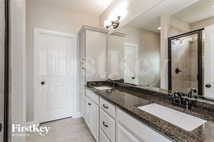 Building Photo - 172 Greythorn Dr