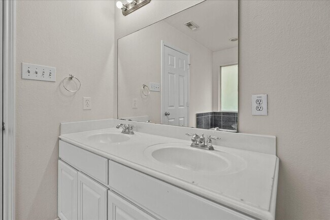 Building Photo - 2834 Arica Ln