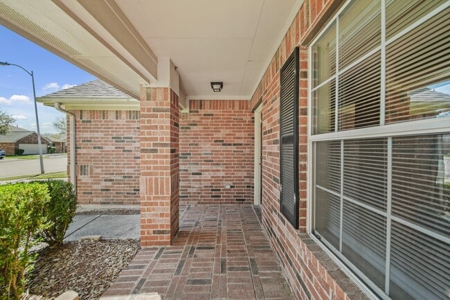 Building Photo - 2134 Vermillion Oak St