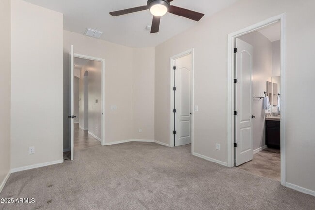 Building Photo - Stunning 4 bedroom, 3 bathroom home in the desirable community of Avian Trails!!