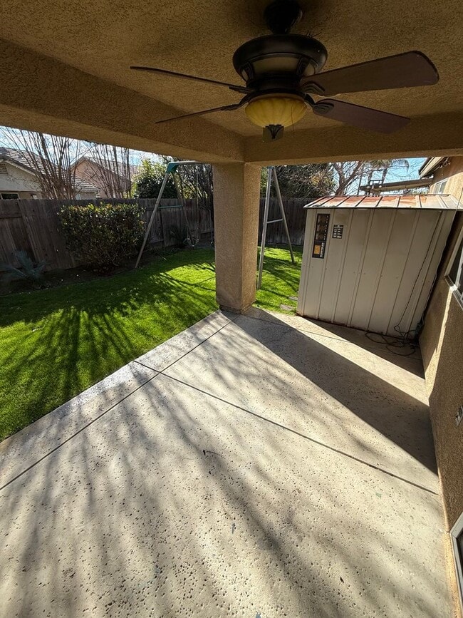 Building Photo - Spacious 4 bed 2 Bath in Desirable NW Bakersfield