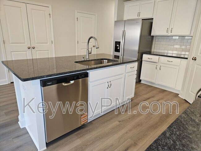 Building Photo - 1301 Newbern Dr