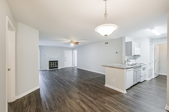 Building Photo - 10837 Braes Bend Dr