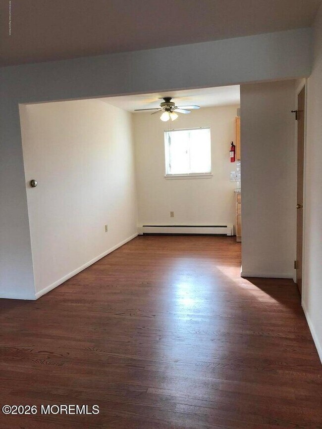 Building Photo - 400 Sairs Ave