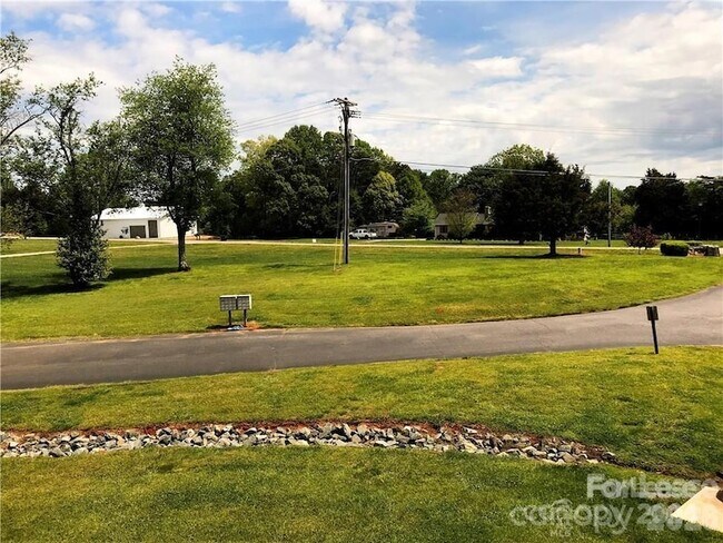 Building Photo - 722 Mallard Head Pl