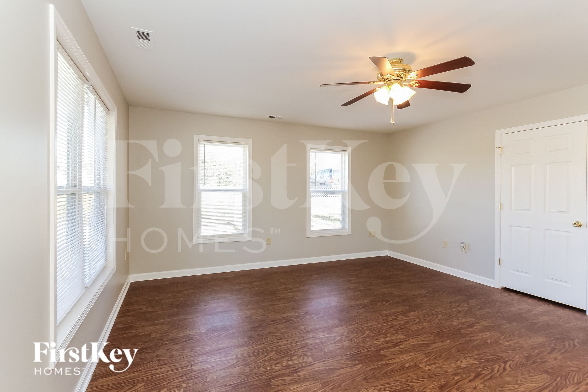 Building Photo - 1731 Parkdale Ave