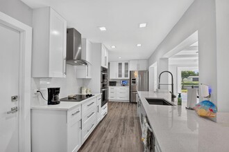 Building Photo - 14624 Country Side Ln