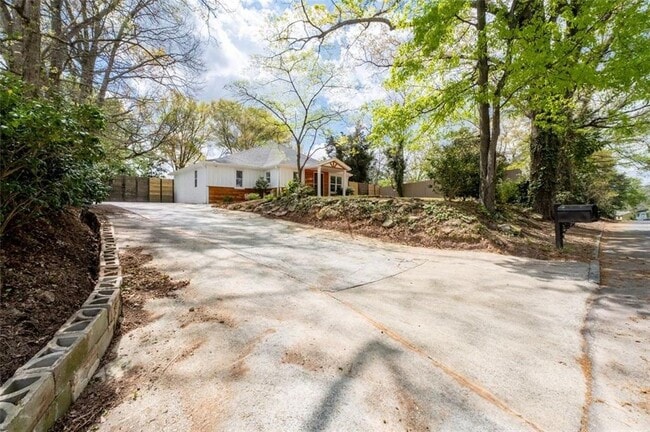 Building Photo - 2040 Penelope St NW