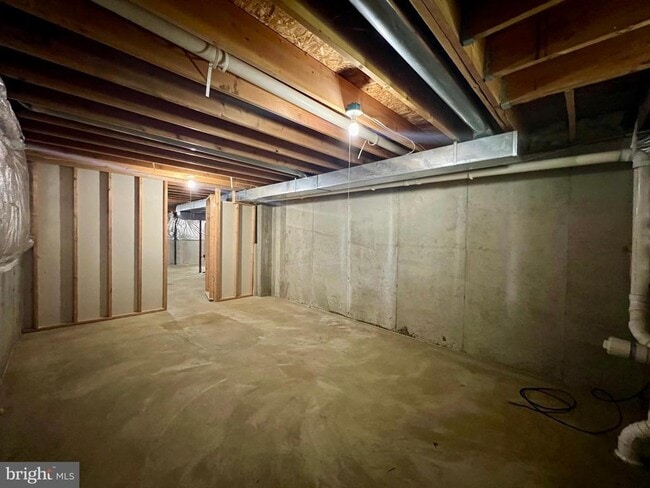 Building Photo - 210 Posting Way