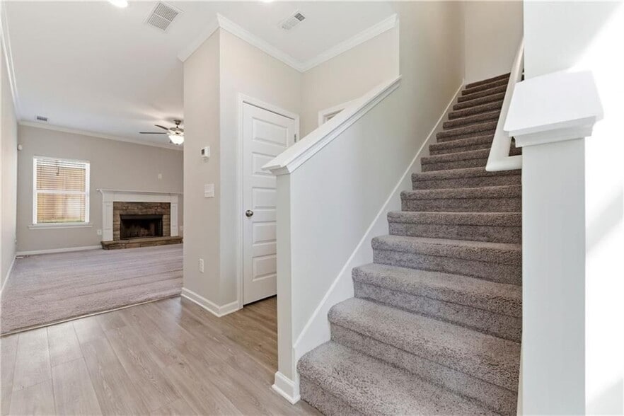 Building Photo - 231 Eva Wy