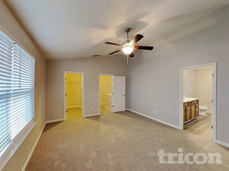 Building Photo - 1348 Creekside Dr