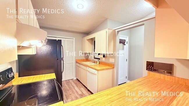 Building Photo - 7909 Richwood Dr