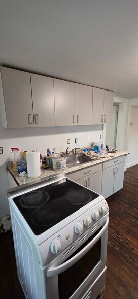 Building Photo - 75 Padanaram Rd