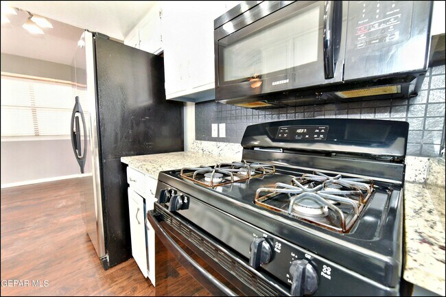 Building Photo - 11051 Rockdale St