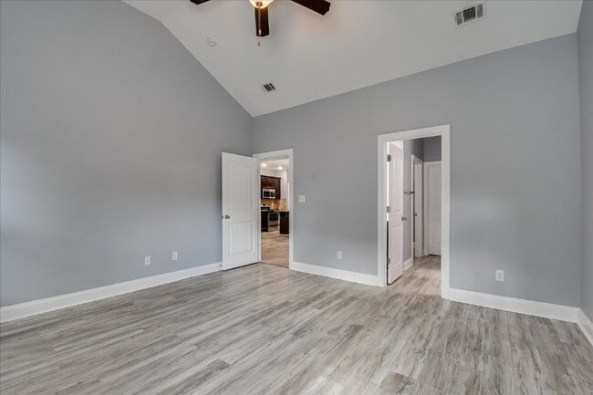 Building Photo - 665 Dunrobin Ln