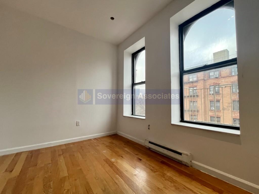 Building Photo - 342 Manhattan Ave